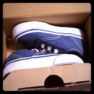 Vans size 4.5 shoes Navy and white